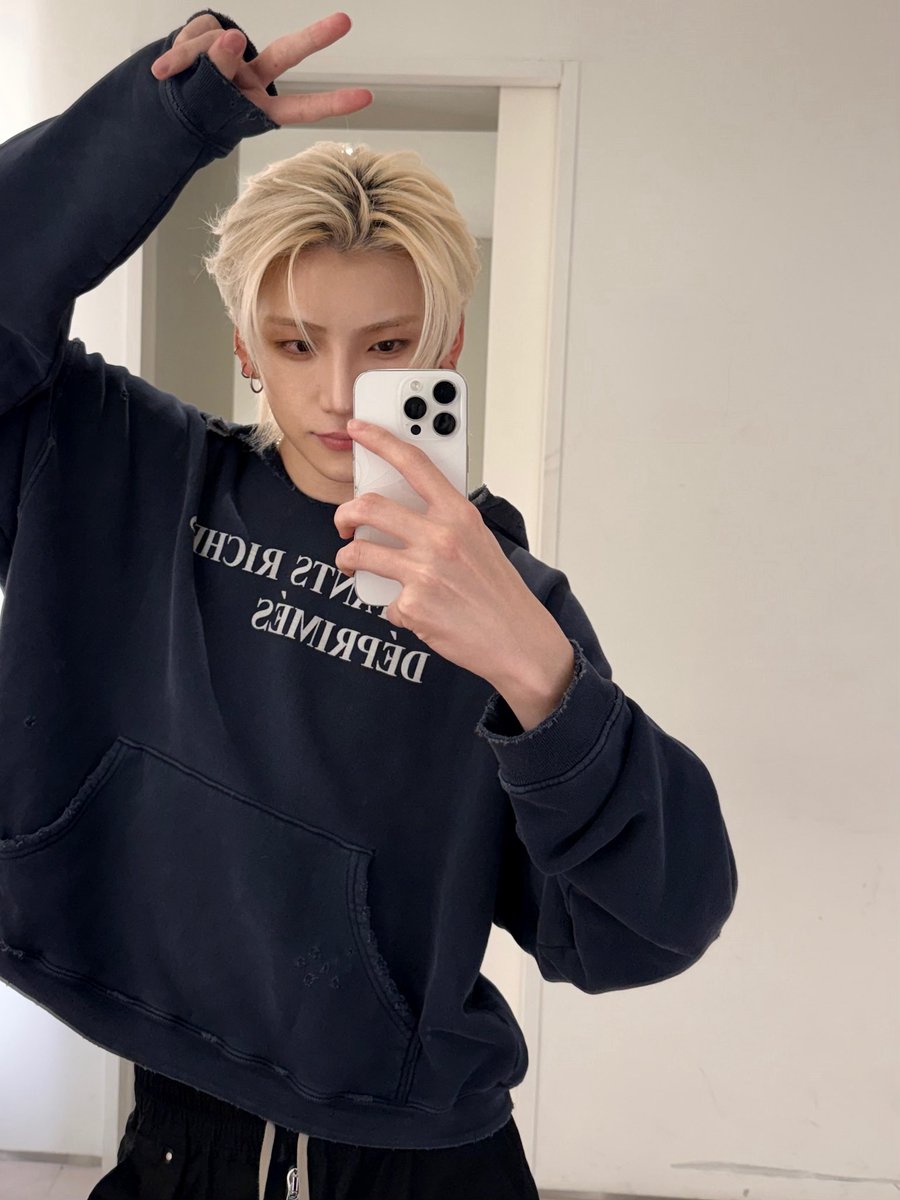 ymski27's tweet photo. 이사람 허리가 ㄹㅇ 한줌 https://t.co/BgcWZ8ttSb