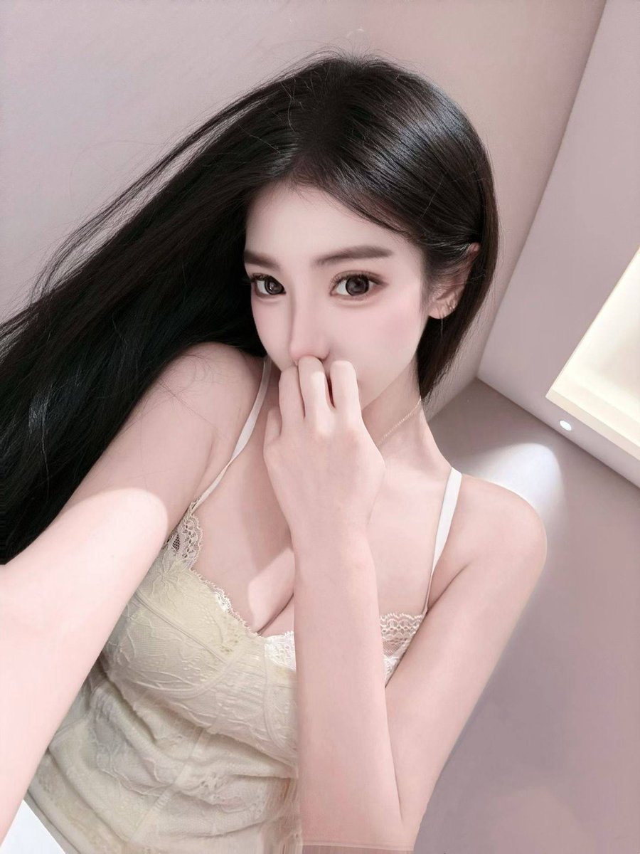 enenbaby712's tweet photo. 宁波在校生 皮肤雪白

算冷白皮吗 https://t.co/W15V5EN158