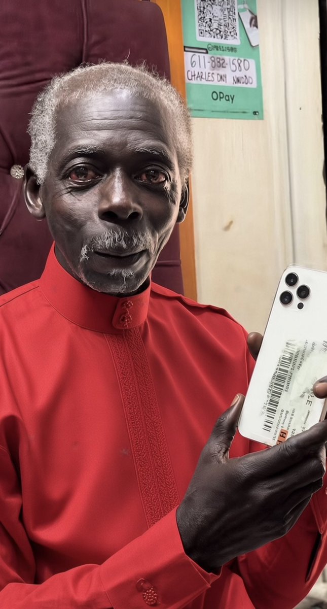 LatestUpdates2_'s tweet photo. Baba don use tiktok money buy iPhone
Money dey tiktok oo 🤣🤣💔❤️❤️ https://t.co/40BiAYoBmf