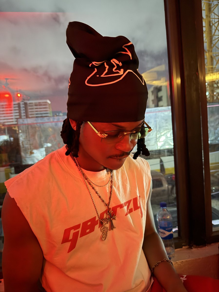Maxi_Jonez's tweet photo. Happy birthday superstar Maxijonez 🎈 https://t.co/2wAwxrPuS3