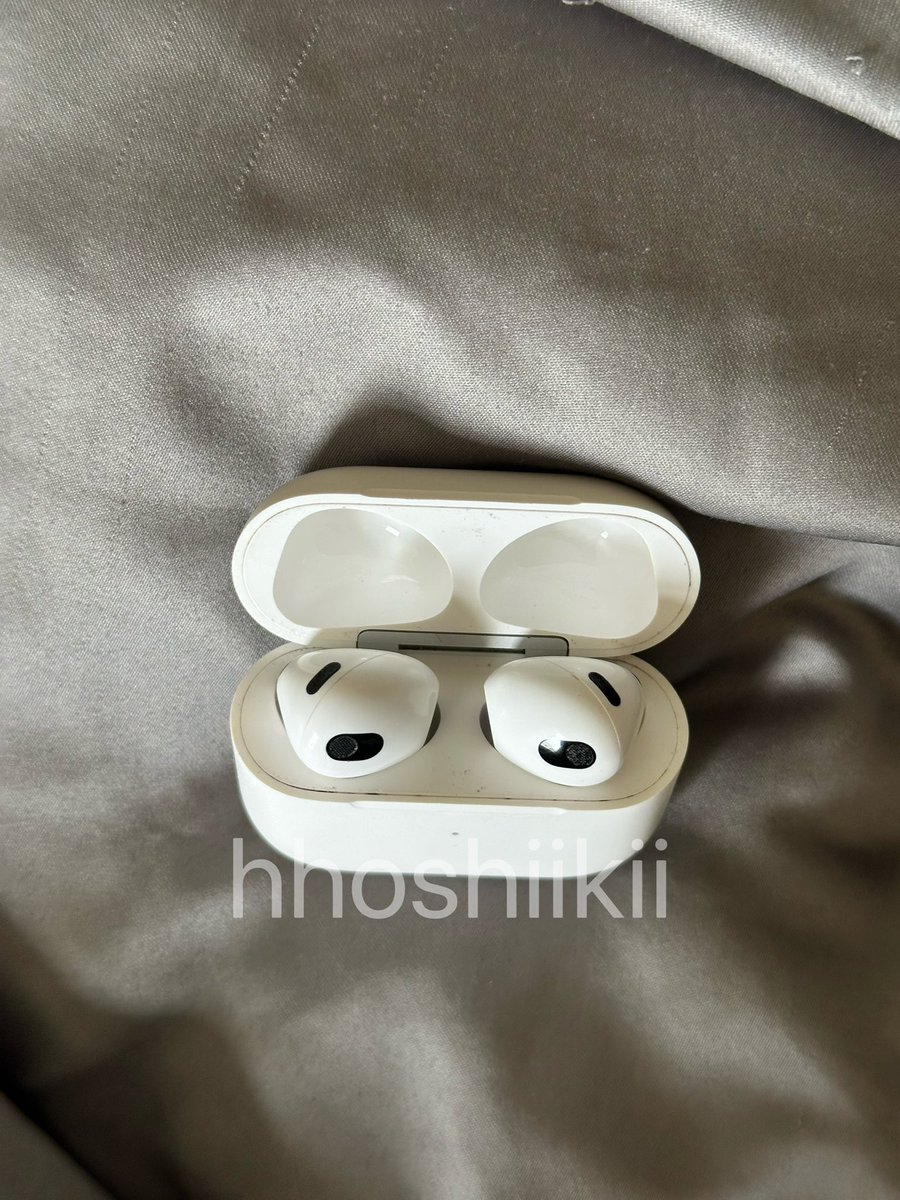 hhoshiikii's tweet photo. wts ฝากขาย
Airpods 3 มีกล่องแต่ไม่มีสายชาร์จ
1000 free shipping
นัดรับได้ที่อุบล
สอบถามเพิ่มเติม dm ได้ค่า

#airpodsมือ2 #ส่งต่อairpods #ขายairpods  #ส่งต่อแอร์พอด #airpodsมือสอง https://t.co/i2VcXHVZ6L