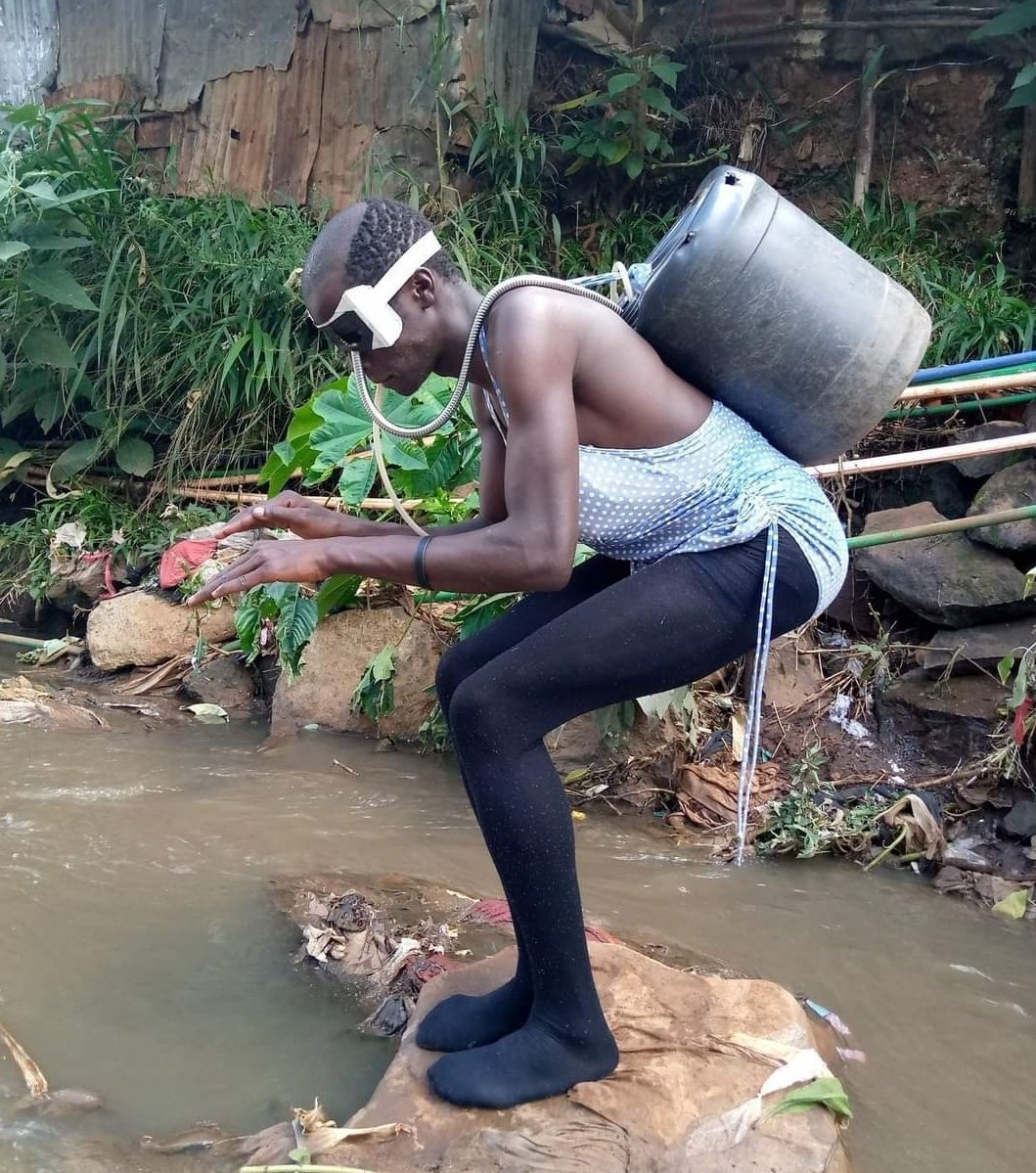 Kemboi67's tweet photo. A South African trained diver sent to search their land title deeds 😂😂😂 https://t.co/djER3Z3Go2