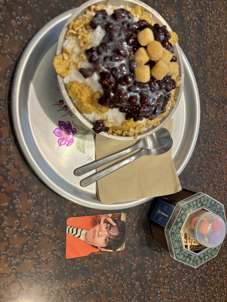 ppou9621's tweet photo. 📍세운나다방 
일이칠 동묘 자컨에서 툥이가 왔던 다방!!
팥빙수 맛있구 양 많아요🫶🏻 https://t.co/wkawyNNoC4
