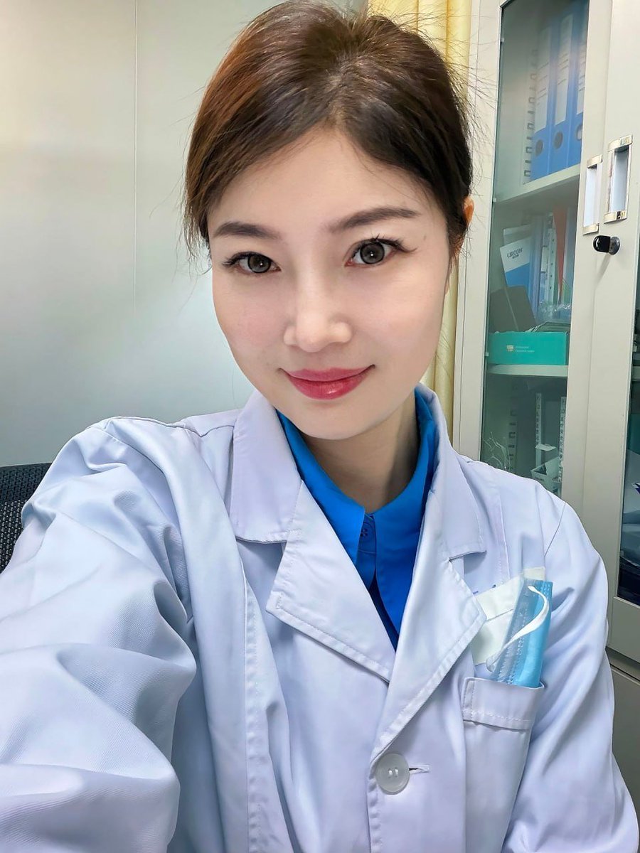 nanxieryisehng's tweet photo. 新来的大学实习生，非说我欺负他……可他进门第一眼就没从我腿上挪开，是我欺负他，还是他自己先忍不住？ https://t.co/F6DmkivU61