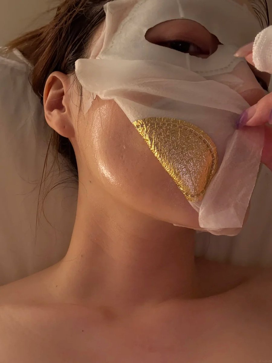 SoniaLarkin19's tweet photo. Applying a cooling sheet mask right after a shower, while your pores are still open, offers a sense of comfort that truly washes away most of your fatigue. https://t.co/3oKQF8jyQQ