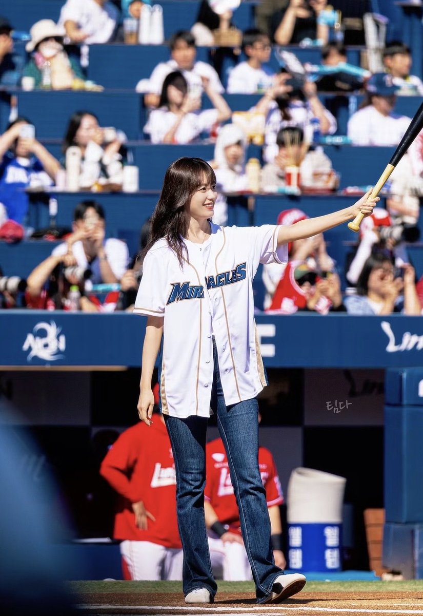 CNktonic22's tweet photo. Hyojoo x Gong Myung as Seo Hee-seung x Kang Hae-hwan in MBC’s upcoming romantic drama 🔜#YourGround 🥰⚾️✨

Already sooo excited for this duo! 🫠💗 
#한효주 #공명 #너의그라운드 Fighting! ⭐️✨ https://t.co/lOkZaqkZjr