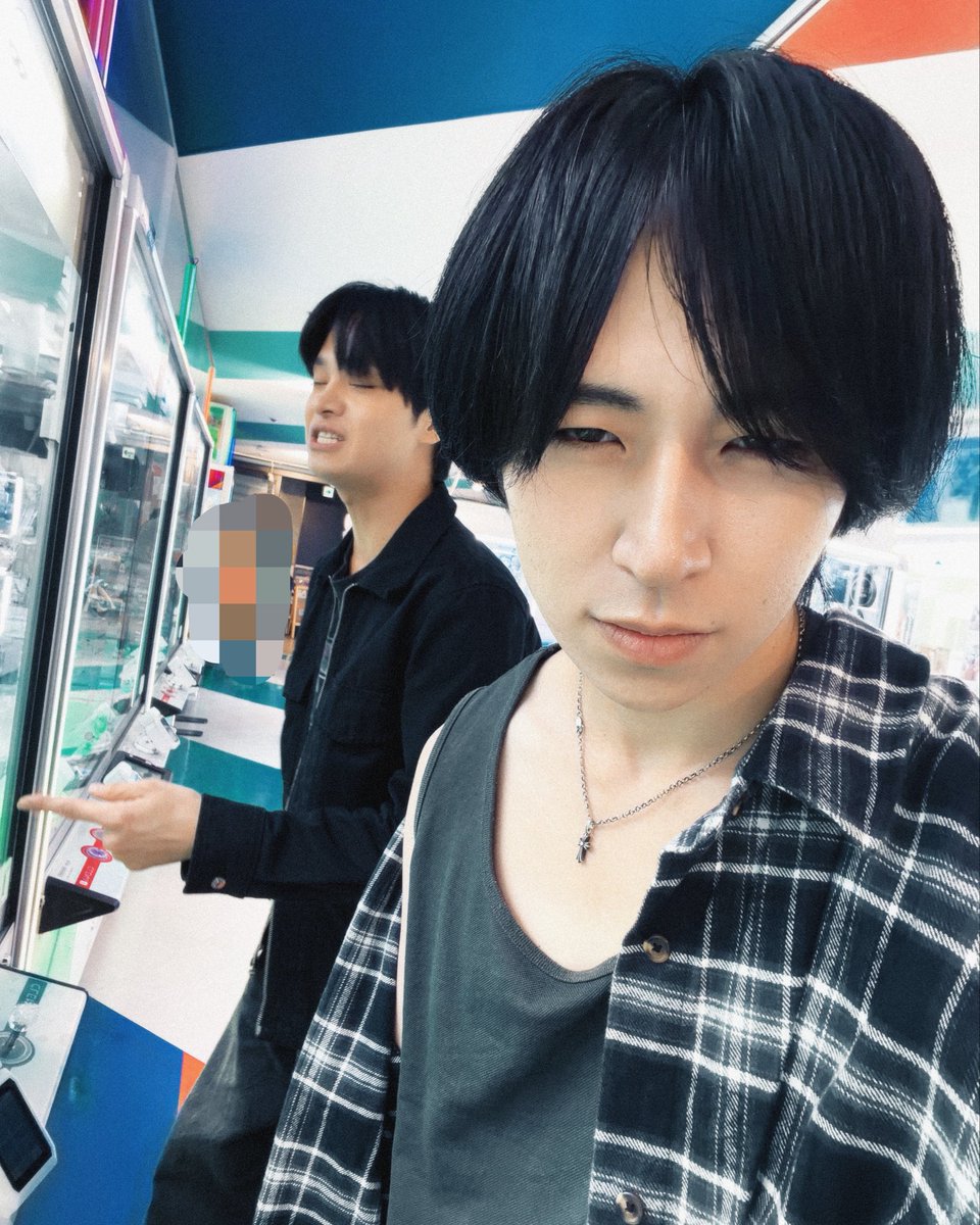 yuokiya0307's tweet photo. 急に大きい声出すのやめてください
びっくりします

俺のこと良く分かってる飲み物のチョイスをして買ってきてくれるのありがとう
すごく嬉しかったです

でも遠くから大きい声で
「悠くん〇〇あるよー！！」って言うのやめてください
周りに人いて恥ずかしいし
そもそもそのアニメ俺見た事ないからです