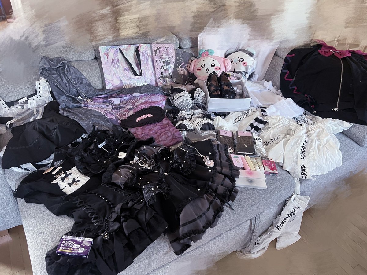sanchantsubu's tweet photo. stuff my bf brought me from japan I love him so much im gonna explode 🥹🥹🥹🥹🥹💞💞💞 https://t.co/UpQkC4Lo0v