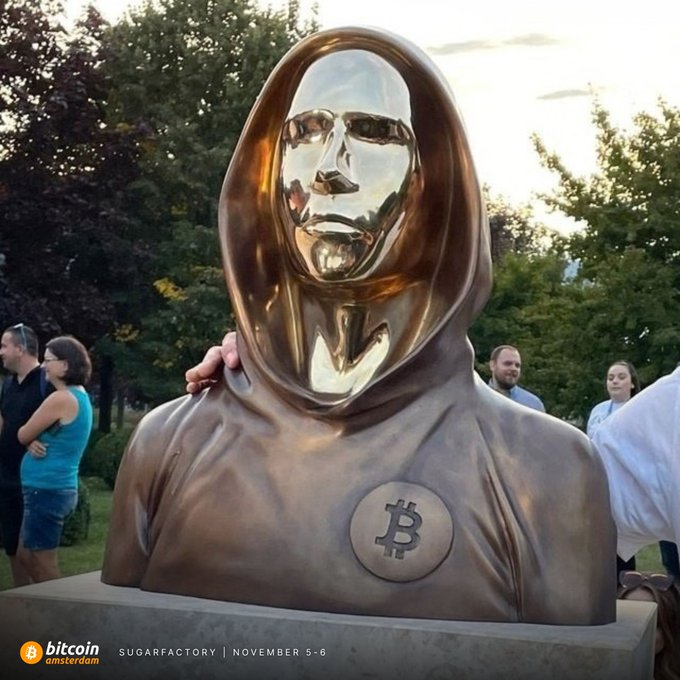chairbtc's tweet photo. 匈牙利有一座纪念中本聪的雕像，中本聪的脸被有意设计成反光的，当你看中本聪时，你看到的就是自己，原来“我们都是中本聪”

这才是真正的去中心化，持有大饼即是创造者 https://t.co/mHaoiq8o8S