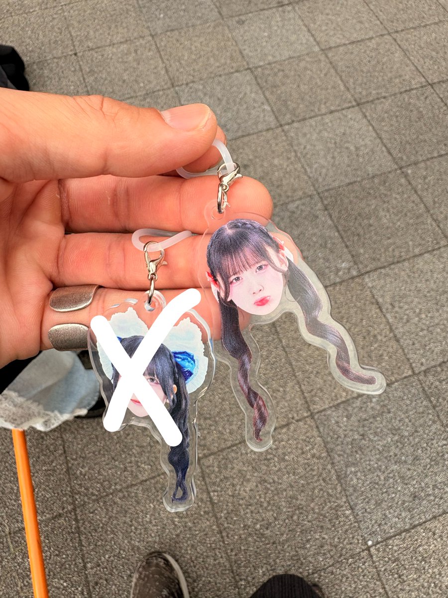 kokkily8's tweet photo. のんふぃく！ 全国ツアー ランダムめじるしチャーム

【譲】🧡

【求】❤️🩷

#のんふぃく譲  #のんふぃく求 https://t.co/Ggu7UyZYt7