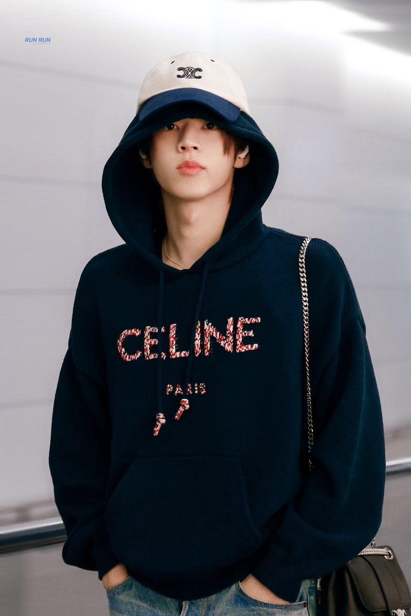 runtothend_dh's tweet photo. 261005 한국도착🫳🏻🫳🏻3일동안 정말 고생 많았어!🥰💕

#도훈 #DOHOON #ドフン 
#TWS #투어스 https://t.co/i4xUoPtvU3