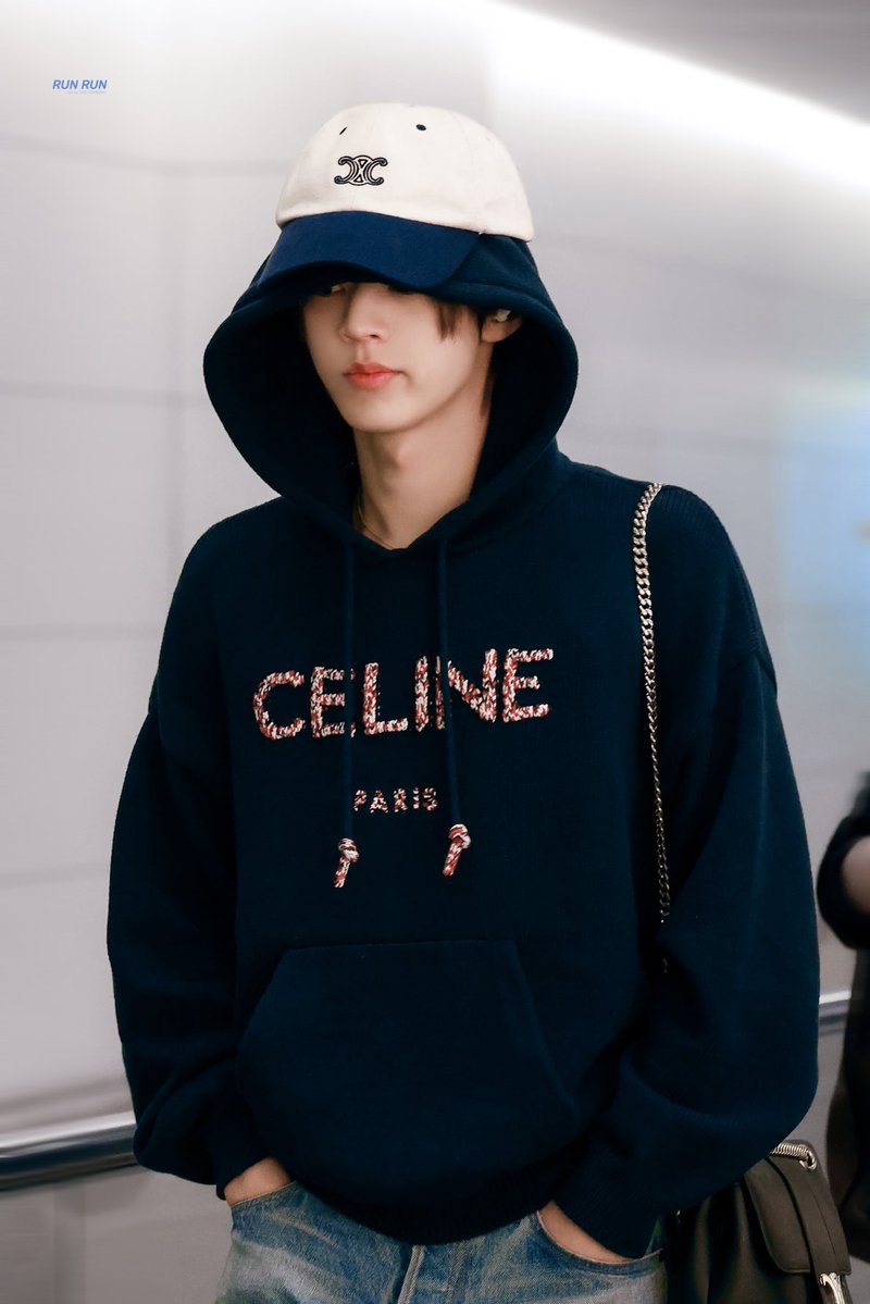 runtothend_dh's tweet photo. 261005 한국도착🫳🏻🫳🏻3일동안 정말 고생 많았어!🥰💕

#도훈 #DOHOON #ドフン 
#TWS #투어스 https://t.co/i4xUoPtvU3