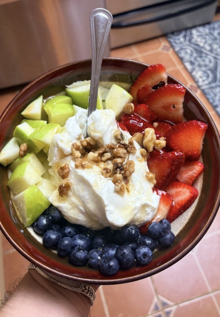 PaulMer53's tweet photo. Bowl of Fruit and Greek Yogurt today for breakfast something simple this morning got a cooked Pork Dinner this afternoon and something lighter this evening. My food diary for the day. Have a great day 💙 https://t.co/fdmgAEFAHh