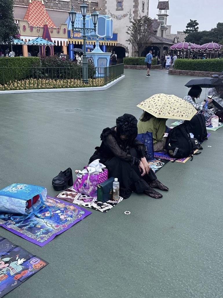 _phantomXIII_'s tweet photo. ロリィタ地蔵民の理想と現実

#Dハロ2026 https://t.co/FprV1fXpvf