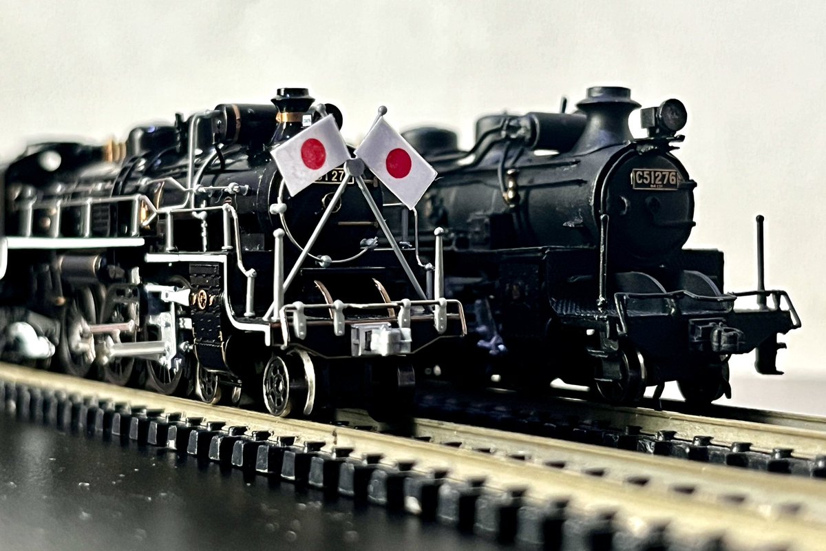 StTopHat's tweet photo. C51-276 ²

Recently got my hands on a Micro Ace C51 to be used for a project, just so happened to be C51-276, the same member I finished my Kings Hobby C51 as 

So before modifying the Micro C51, I decided to pose the two up

For those curious I’m turning 276 into 270 https://t.co/x4YS18aZ7g