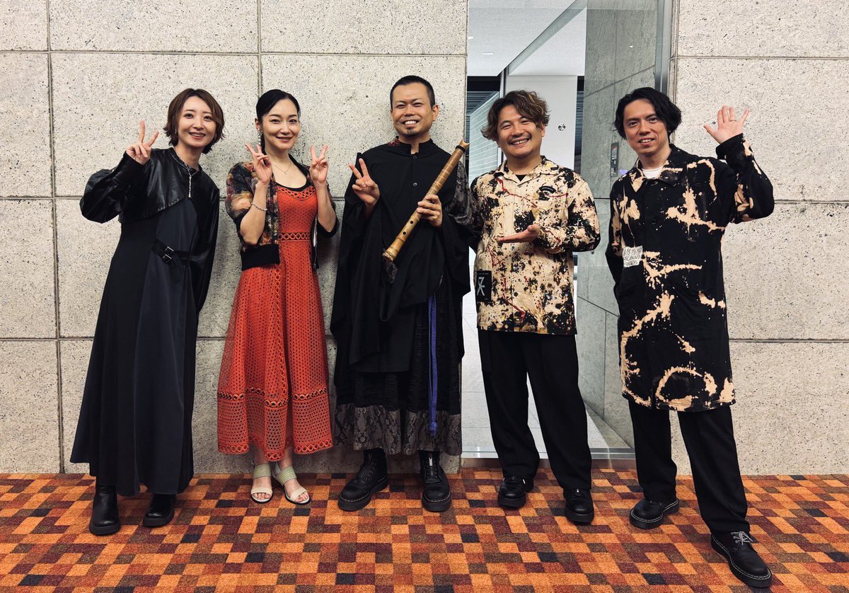pf_takeuchi's tweet photo. Kurofune で数年振りの遠征ライブ。福島県いわき市で行われた、いわき街なかコンサートというイベントにて、尺八の神永君と共に出演させて頂きました。

ドラムレスでしたが、立派なホールでのライブは自由度も高くて楽しかったです。多くの方々の温かさに触れました。どうもありがとうございました！ https://t.co/d0GybVdIWG
