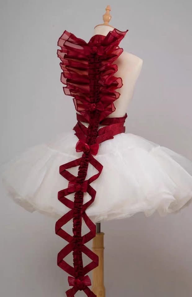 evergreenhues's tweet photo. rib cage dress https://t.co/JVwnOAacnD