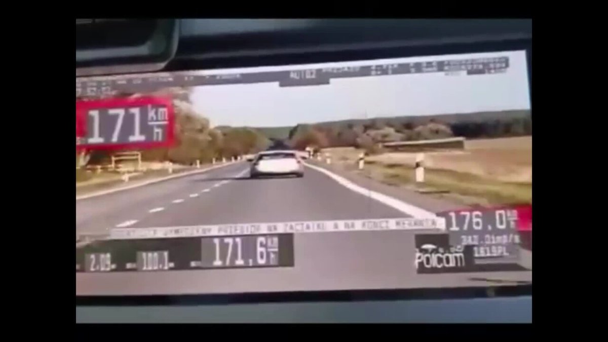 Pravdask's tweet photo. Výrazné prekročenie povolenej rýchlosti sa pre 23-ročného vodiča skončilo zadržaním vodičského preukazu priamo na mieste. Policajti mu na ceste medzi Pernekom a Malackami namerali rýchlosť 171 kilometrov za hodinu. dlvr.​it/TVn25x https://t.co/t7DnQyp5Ih