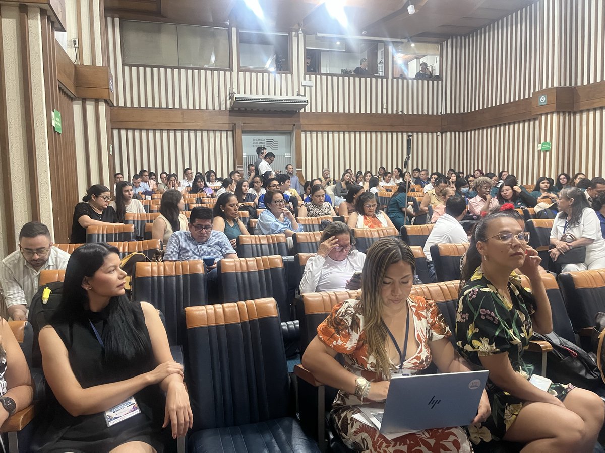 ElOIRdelaRegion's tweet photo. 🌎📚 En Cúcuta, los días 22 y 23 de septiembre, se desarrolló el VII Encuentro Internacional Permanente: Educación, Género y Paz, un espacio para el diálogo, la transferencia de conocimiento y la construcción colectiva.
🤝 Desde un CIPAS Territorial entre ECEDU, ECBTI y SISSU, la academia se articuló con las realidades de los territorios.
💡 Neiva participó con la ponencia “Entre Territorios y Hospitales: Migración Interna y Desigualdad Educativa en Niños con Enfermedades Huérfanas”, visibilizando desafíos para una educación más equitativa e incluyente.
#EducaciónGéneroYPaz #TransferenciaDeConocimiento #AcciónTerritorial #SISSU #ECEDU #ECBTI #UNAD