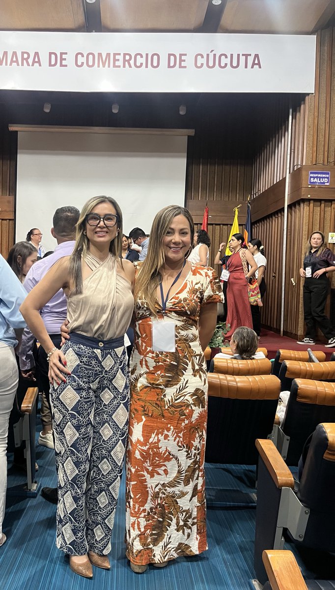 ElOIRdelaRegion's tweet photo. 🌎📚 En Cúcuta, los días 22 y 23 de septiembre, se desarrolló el VII Encuentro Internacional Permanente: Educación, Género y Paz, un espacio para el diálogo, la transferencia de conocimiento y la construcción colectiva.
🤝 Desde un CIPAS Territorial entre ECEDU, ECBTI y SISSU, la academia se articuló con las realidades de los territorios.
💡 Neiva participó con la ponencia “Entre Territorios y Hospitales: Migración Interna y Desigualdad Educativa en Niños con Enfermedades Huérfanas”, visibilizando desafíos para una educación más equitativa e incluyente.
#EducaciónGéneroYPaz #TransferenciaDeConocimiento #AcciónTerritorial #SISSU #ECEDU #ECBTI #UNAD