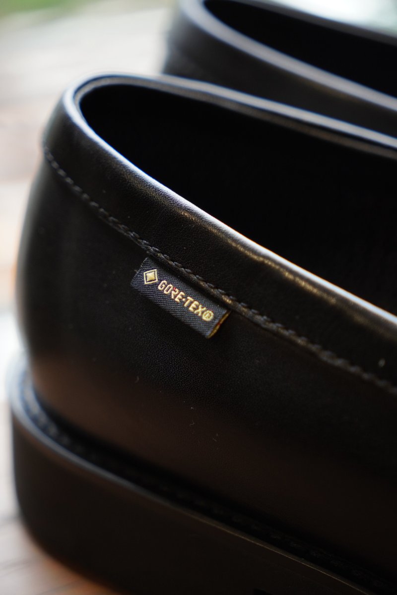 NEXT_FOCUS's tweet photo. REGALの兄弟ブランドkenfordより
期待の一足が登場。
アッパーには優れた防水透湿性を誇る「GORE-TEX」を搭載し、悪天候でも足をドライで快適に保つ圧倒的な機能性を実現しました。
#KENFORD #ケンフォード #KP13GTX #ゴアテックス #GORETEX #コインローファー #革靴 #名古屋 #栄 #REGAL #リーガル https://t.co/d8ChAu5DsA