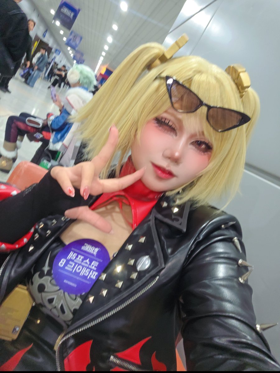 kawaiibbon_U3U's tweet photo. 나 볼거지? 볼거지? 안 보면 불 붙여줄거야😚🔥 https://t.co/3r5X3iuT5l