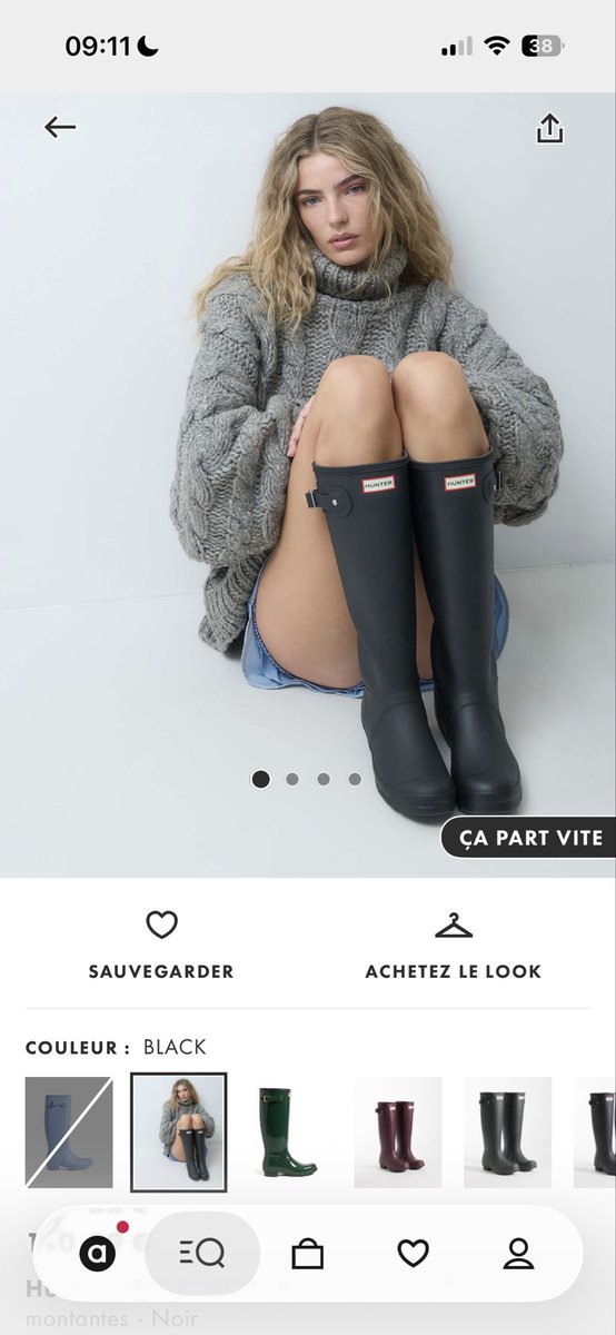 Gothaam0's tweet photo. J’ai enfin acheté mes bottes hunter mes bb je suis la plus heureuse 🫠 https://t.co/KWTAKgjuPC
