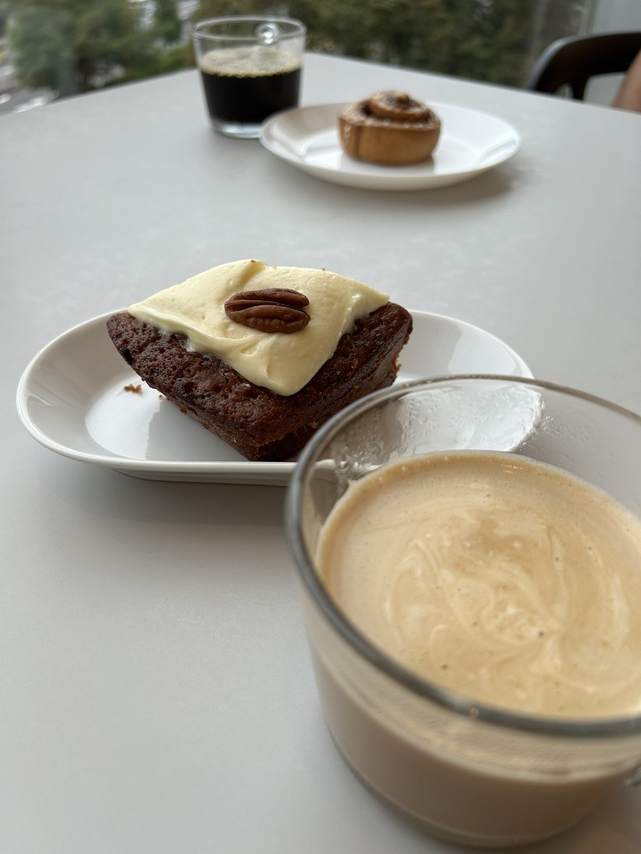 mitsuru1234's tweet photo. 立川IKEAにて。本日のお茶タイム！
キャロットケーキ！ https://t.co/es8gxstB2n