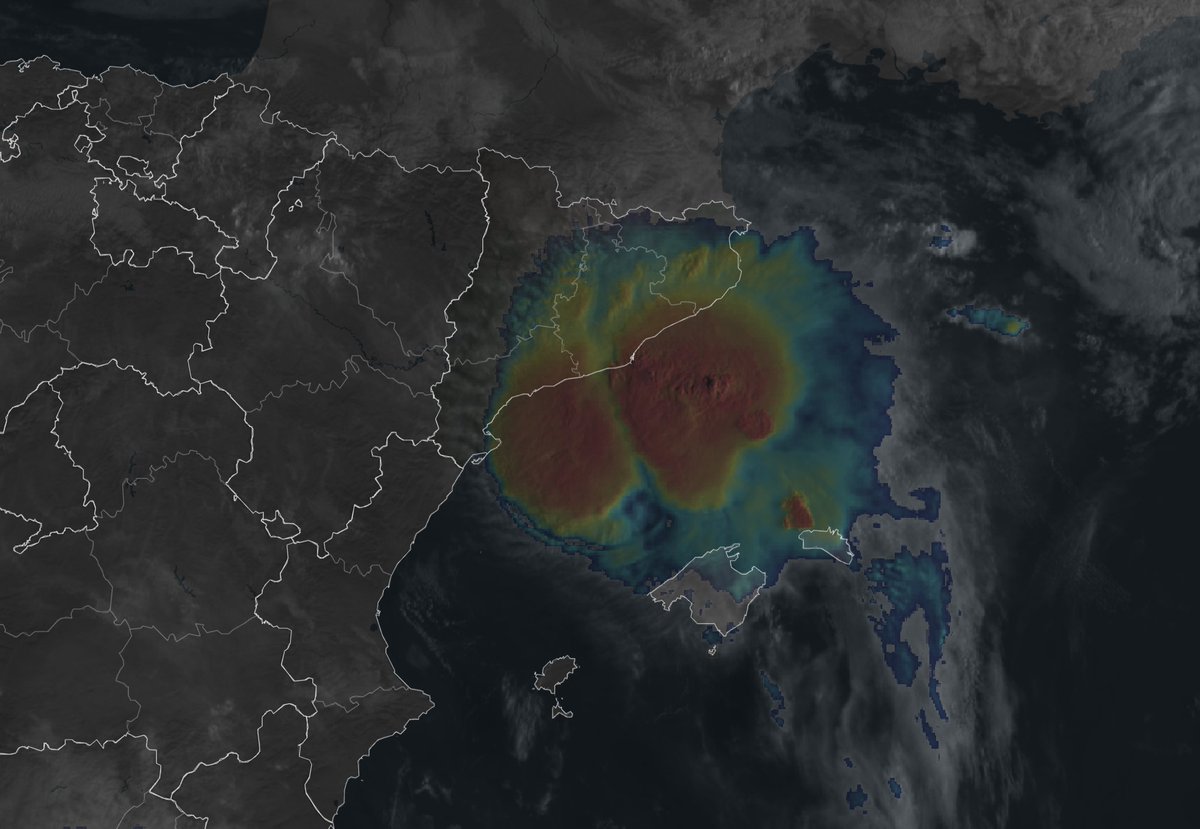 P4Estacions's tweet photo. Espectacular sistema convectiu de mesoescala ⛈️ molt desenvolupat davant de la costa catalana.

Els models meteorològics no preveien una evolució tan profunda. Situació de seguiment minut a minut.

#Projecte4Estacions https://t.co/0FyNriWF8Q
