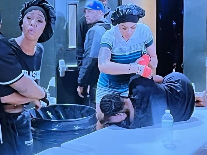 dannihyfr's tweet photo. mane dolly ass die every season https://t.co/TSilZQ0Zr5