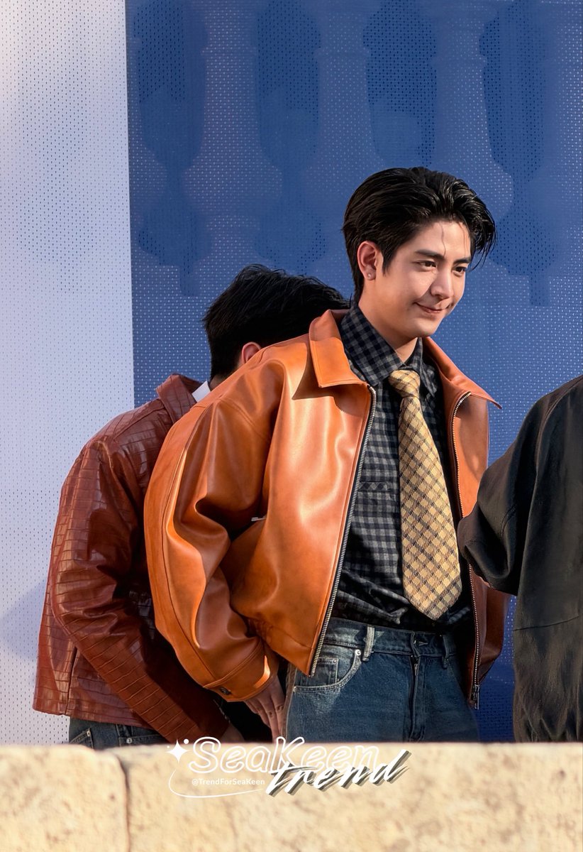 TrendForSeaKeen's tweet photo. เอ็นดูน้องคีนกับแดดตัวร้ายมากค่ะ แต่หายห่วงเพราะมีเสี่ยซี 🤭😚

//โสดบังแดดกันยังไงคะ~

SEAKEEN X THAIFEST PARIS   

#SeaKeenxtoutafaitThai2026 
❤︎𓂃 #sea_ta_lay | #keenkeno   
@sea_ta_lay l @keenkeno_sp 𓂃❤︎   
#SeaKeen #ซีคีน https://t.co/iacKeTdaTH