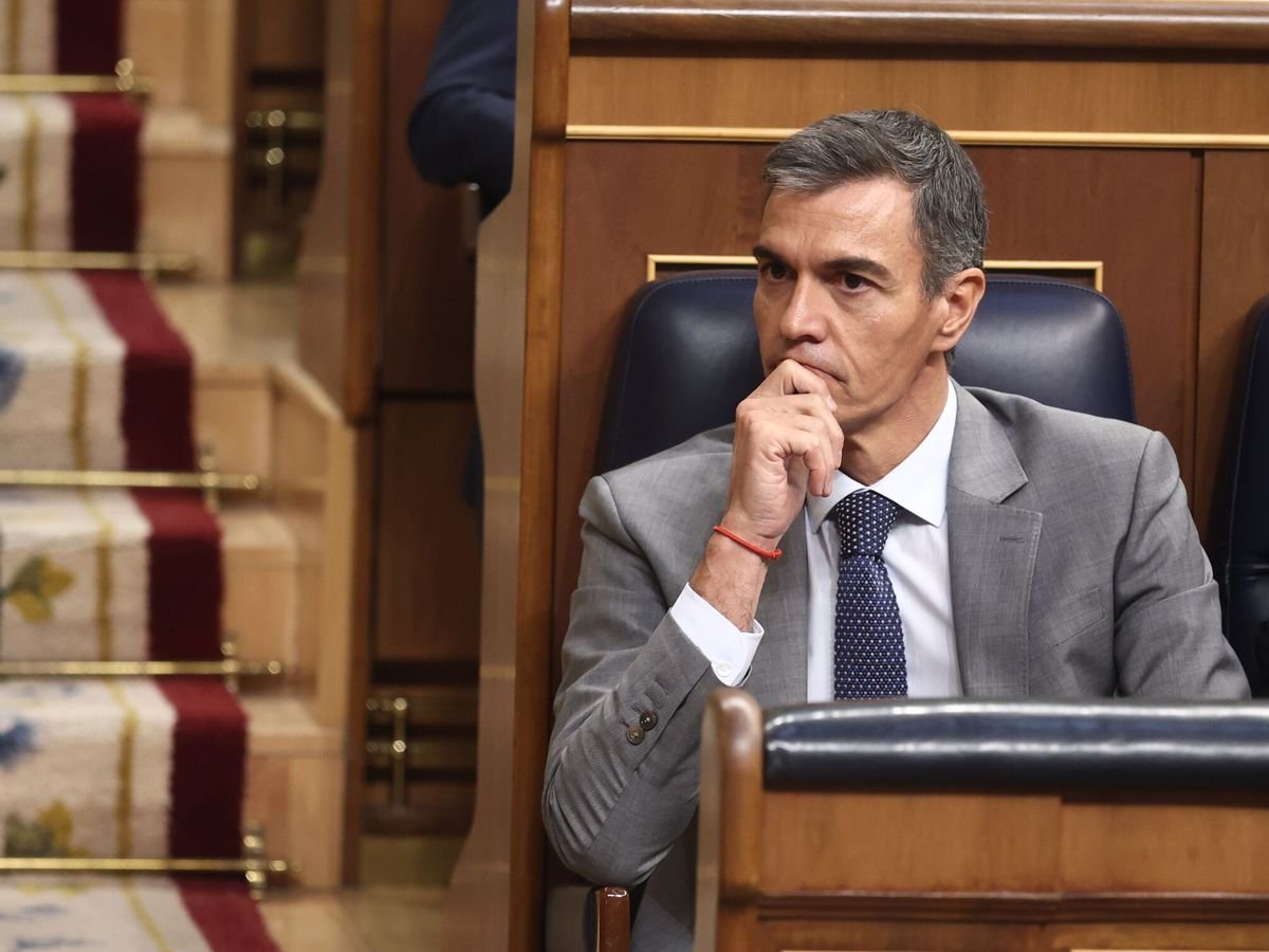 IbericaEye's tweet photo. 🚨🚨 #ULTIMAHORA 

Pedro Sánchez convoca elecciones para el domingo, 29 de noviembre.

#PedroSánchez #españa #noticias #elecciones #eleccionesgenerales #psoe https://t.co/hQAjaMOqpv