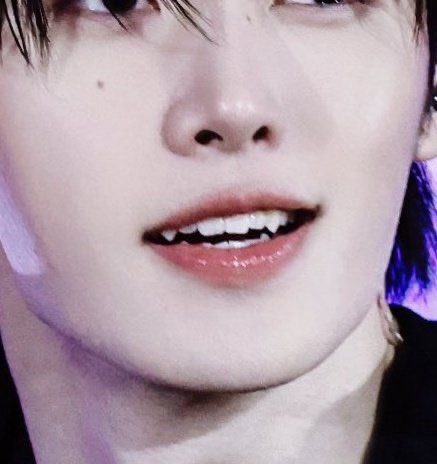 hoonelucent's tweet photo. I wonder who cuz there is only one person with this vampire fangs

#sunsun #훈선 #hoonsun #hoonoo #hoonseon https://t.co/DF09DV2X0s