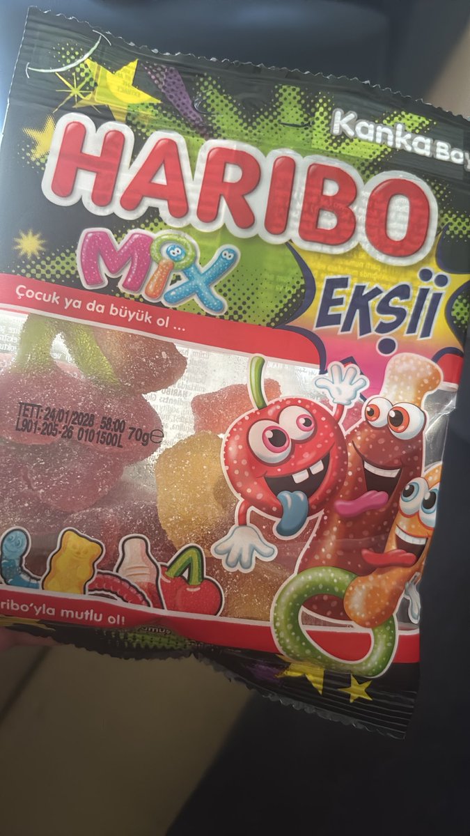 Loriensd's tweet photo. @sureetell İşte olmam ekşili haribo alamayacağım anlamına gelmez skdmdk şiiri atabilir misin merak ettim https://t.co/GLqDJlSyDO