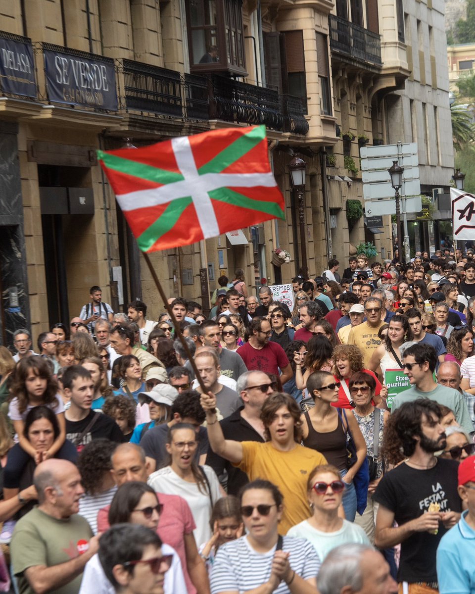 ideiazabaldub's tweet photo. Hauteskunde aurrerapena: azaroak 29.

Euskal Herria antifaxista bataila emateko prest! ✊🏼 https://t.co/Xewx8g0X3F