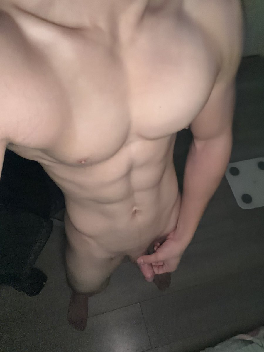 oTtttutttTo's tweet photo. @ddf27383882881 哥哥你的血管怎么这么明显……感觉搓搓龟头都能喷水呀^ ^口的话舌头稍微动一下血管你都会喘吧……@ddf27383882881 https://t.co/Oy4UlRnMtn