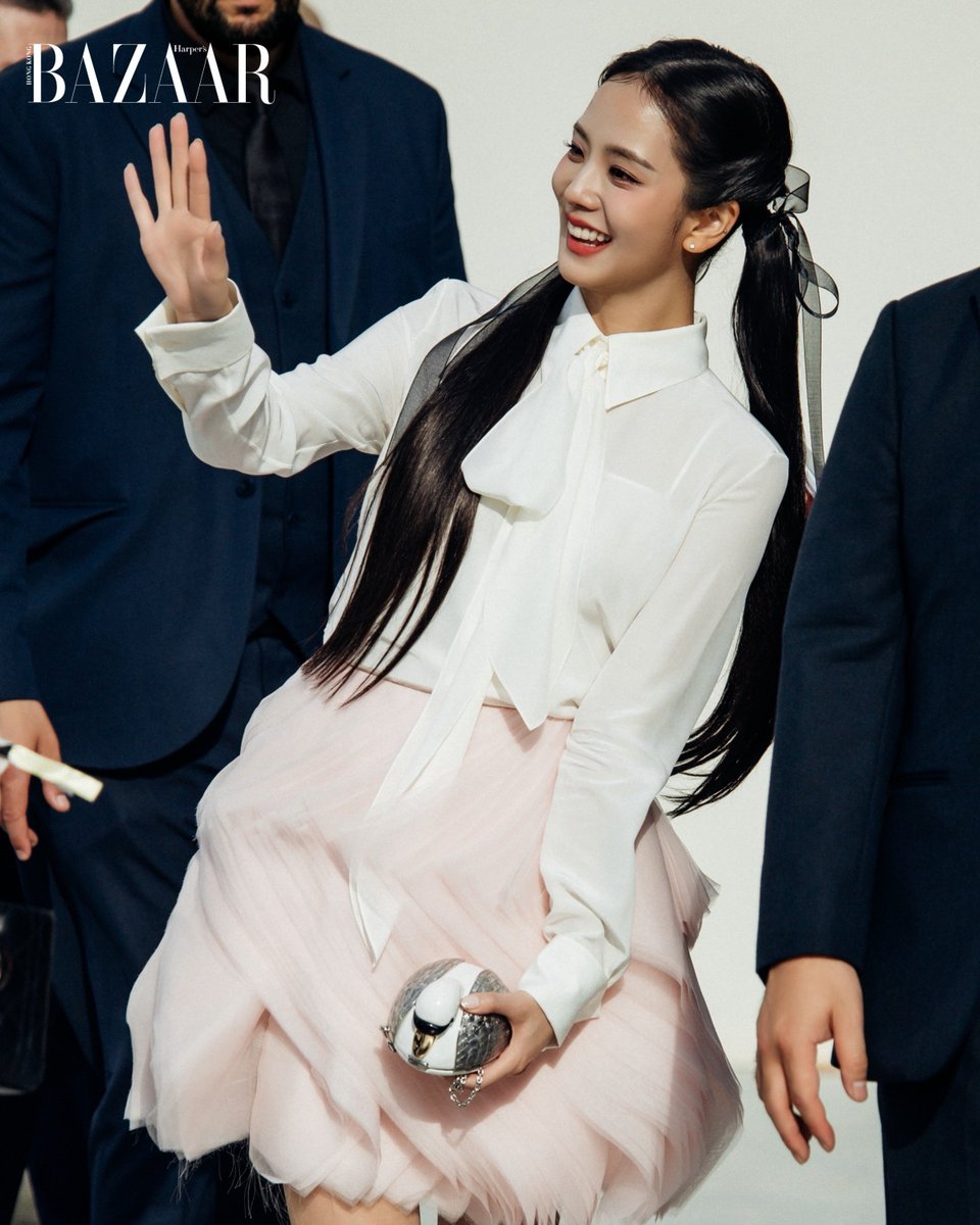jung_5876's tweet photo. Haper's BAZAAR HK  📸✨️
https://t.co/5DG3cQNYw3

HUMAN DIOR JISOO AT PFW 
#JISOOxDiorSummer27 https://t.co/lhvMV5trpS