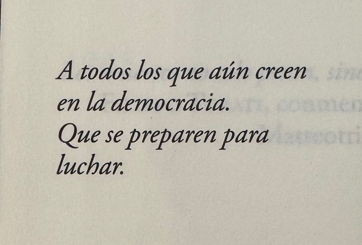 ArcadiSD's tweet photo. Lunes 5 de octubre. Suenan las palabras de Antonio Scurati.

/♥️ https://t.co/7hHTXJuo9B