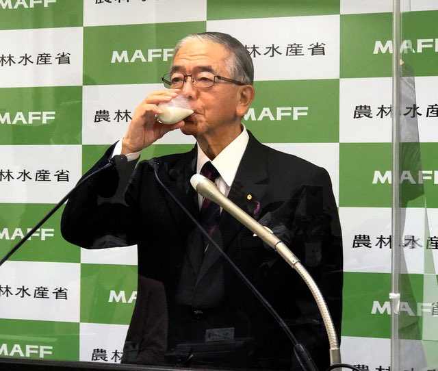 pole_to's tweet photo. 一方、思い出入閣と言われながら卒なくこなした名大臣 https://t.co/j3qD6KQL96