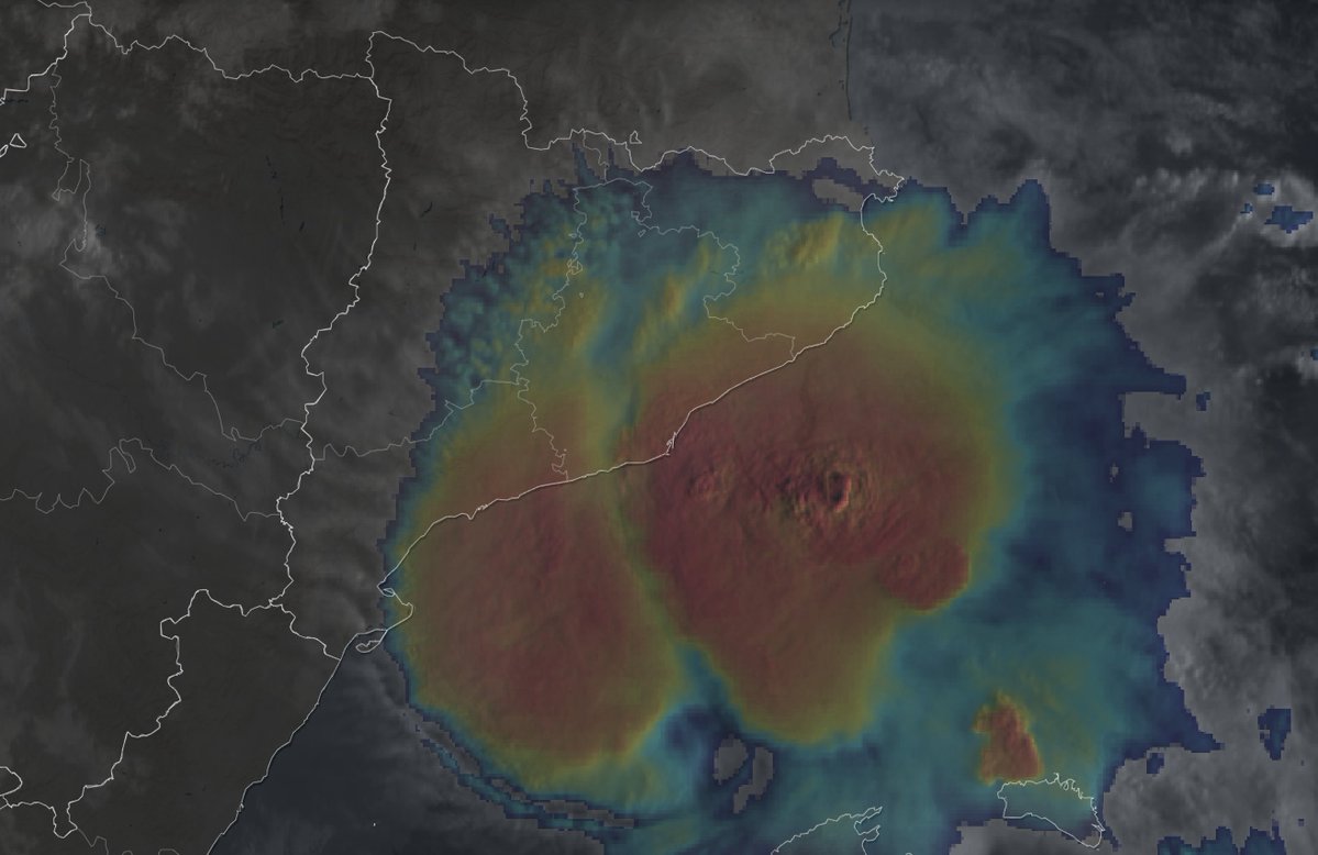 P4Estacions's tweet photo. Espectacular sistema convectiu de mesoescala ⛈️ molt desenvolupat davant de la costa catalana.

Els models meteorològics no preveien una evolució tan profunda. Situació de seguiment minut a minut.

#Projecte4Estacions https://t.co/0FyNriWF8Q