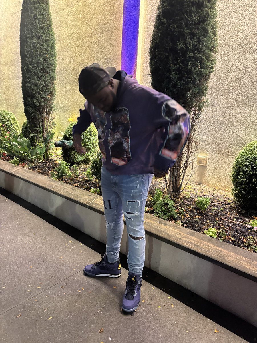 ko_bandzz021's tweet photo. 💜💜💜💜 https://t.co/Khn7SJGTjS
