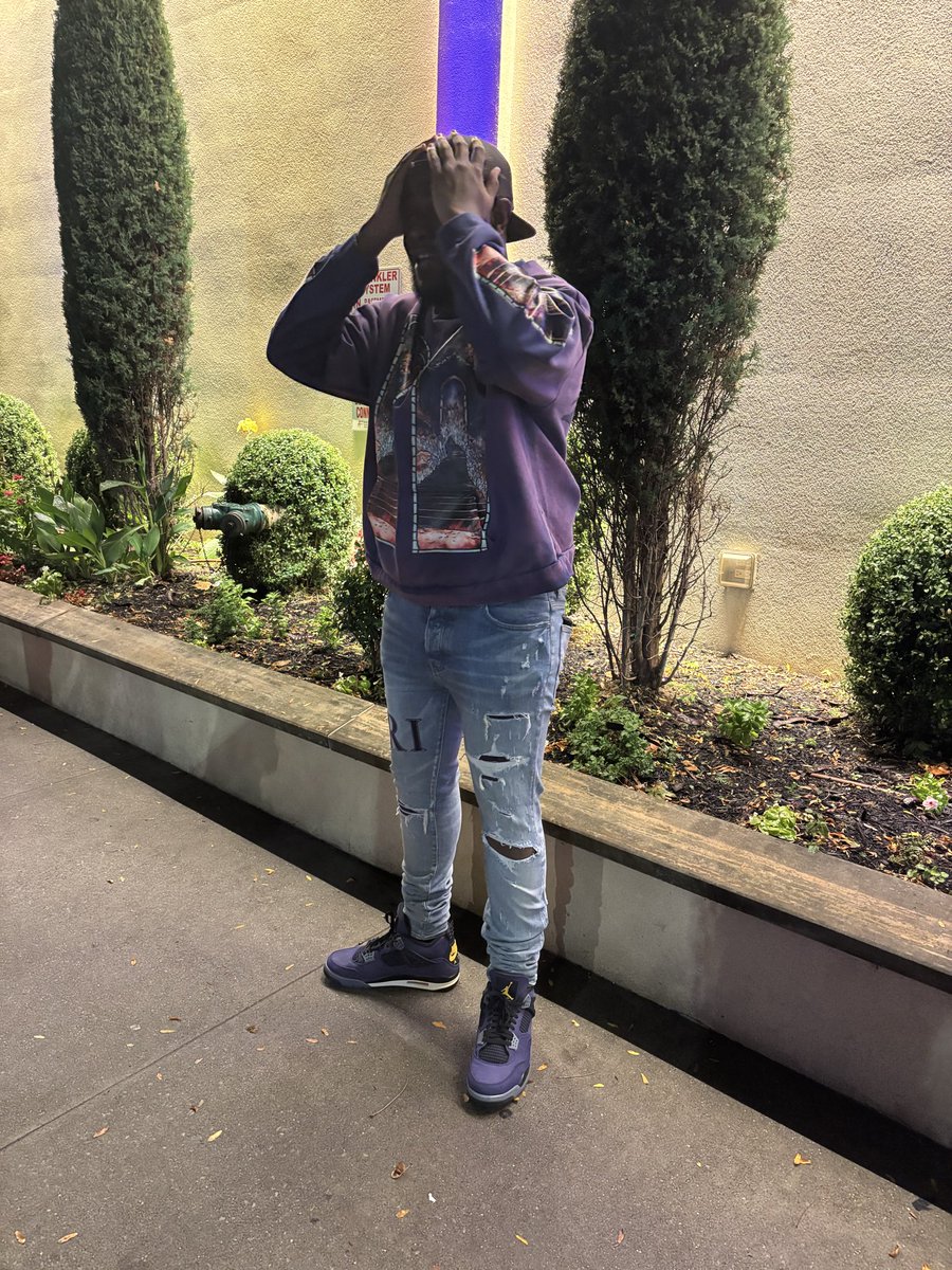ko_bandzz021's tweet photo. 💜💜💜💜 https://t.co/Khn7SJGTjS