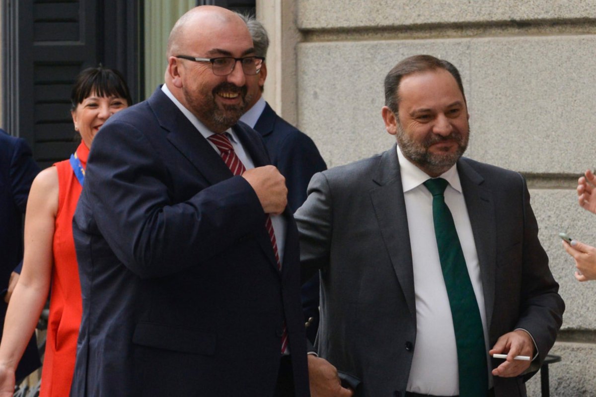Aukerlaw's tweet photo. @oscar_puente_ @Idiazaquso ¿Buitres? https://t.co/3KsKK3Y0C5