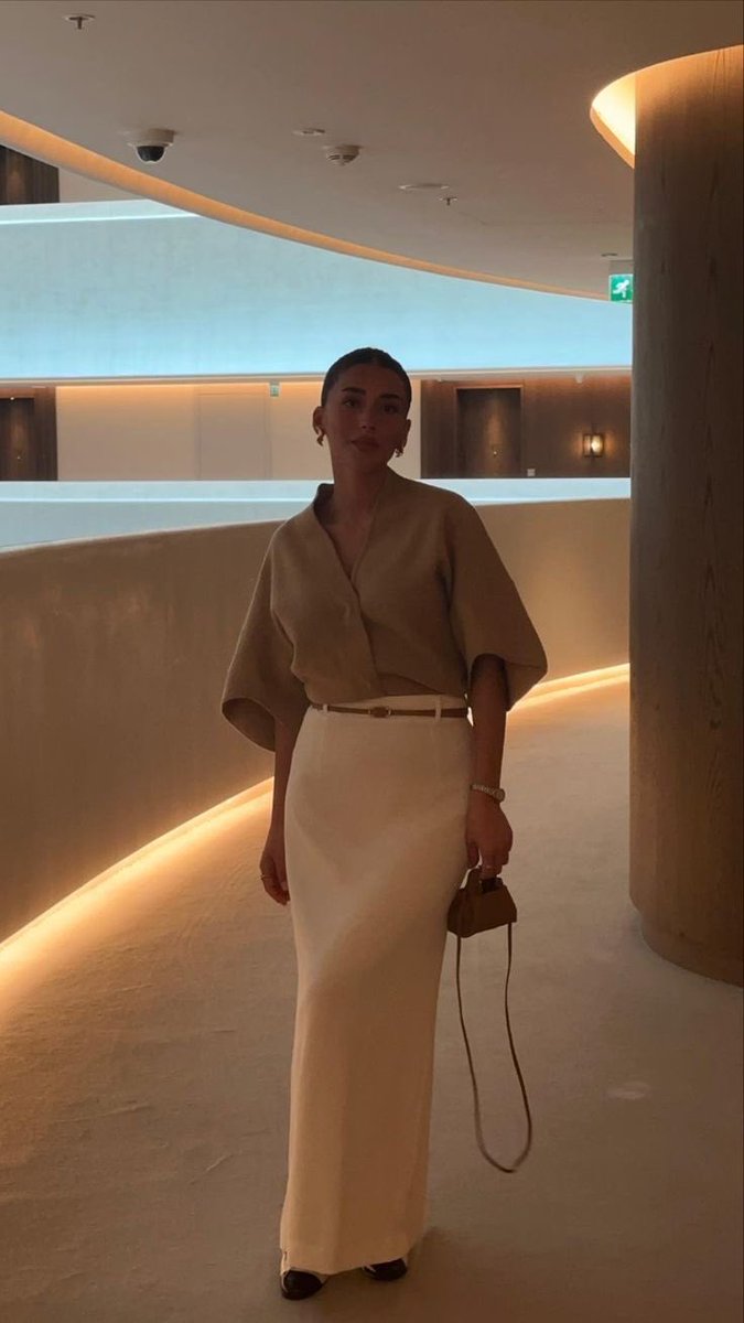 Eveboards's tweet photo. Outfits that give the rich and chic aunty vibe https://t.co/hjQJ8JPx32