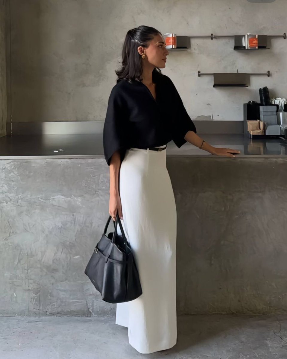 Eveboards's tweet photo. Outfits that give the rich and chic aunty vibe https://t.co/hjQJ8JPx32