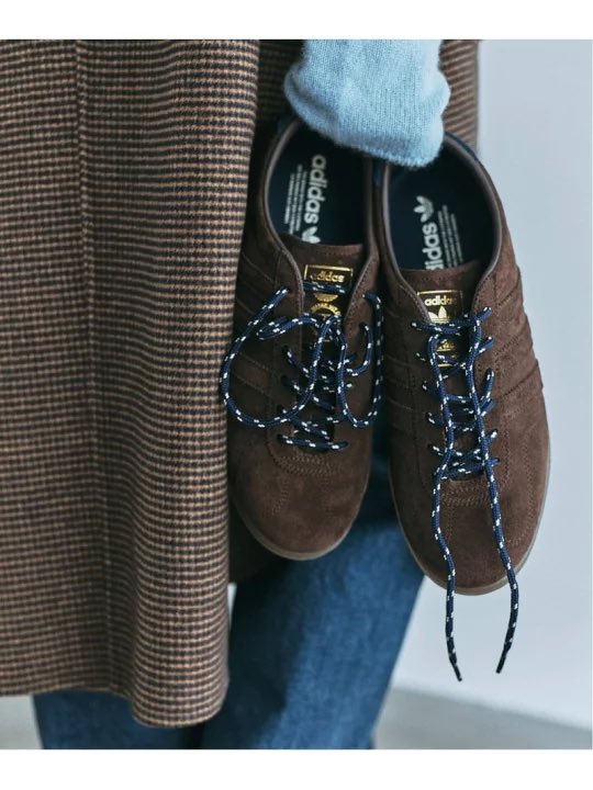 uyuuuu40's tweet photo. IENAで見つけたadidasのスニーカー、
Brown×Blueの配色が最高すぎる… https://t.co/CrkeYjBh8d