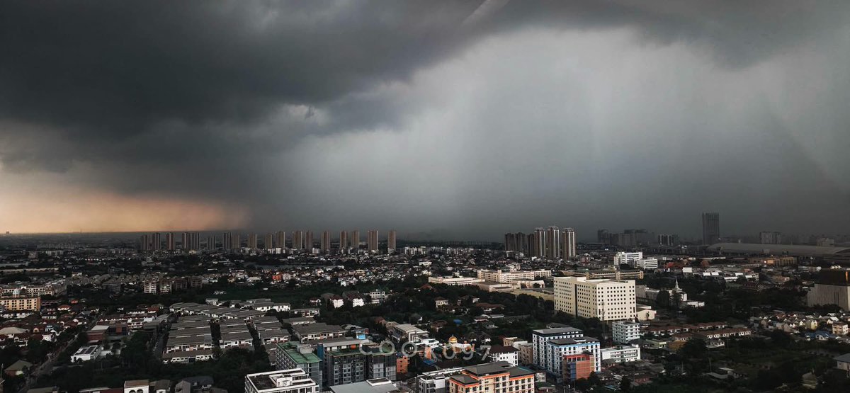 konnontnews's tweet photo. 🌪️🌪️ ยานแม่บุก ‼️‼️

⛈️ ฝนมาเยือนชายขอบกรุงเทพ - นนทบุรี
📍โซนดอนเมือง - ปากเกร็ด

พื้นที่อื่นฟ้าอึมครึมมากๆ
📍 เพลานี้ ที่ไหนเป็นไงบ้างจ๊ะ

#ข่าวคนนนท์
📸 Nattapong Cook / ชมรมคนรักมวลเมฆ

#เพจข่าวคนนนท์
#นนทบุรี #กรุงเทพมหานคร #กรุงเทพ #ฝนตกหนัก #ฝนฟ้าคะนอง https://t.co/gWrGC8Dv5Z