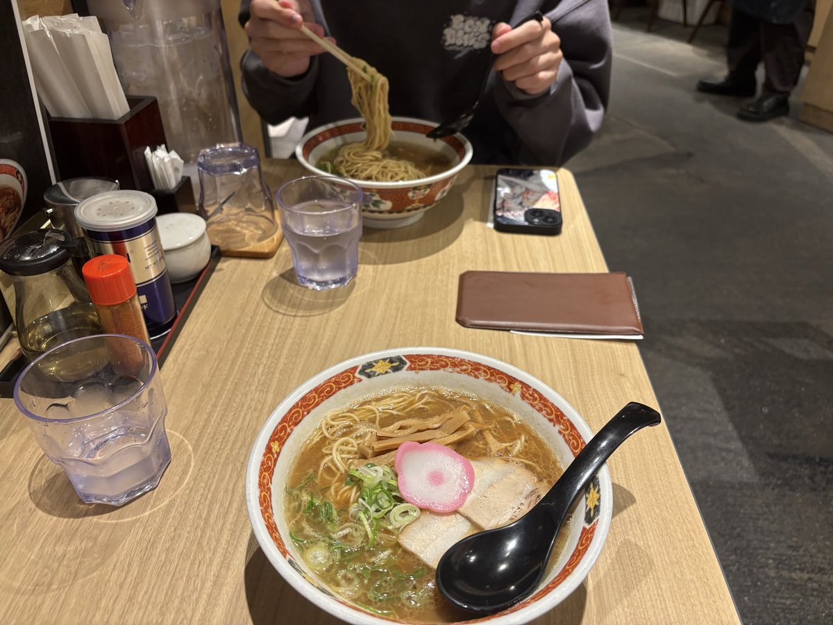 ritomasukamen's tweet photo. クロアっちとデュエル後のご飯（遅め） https://t.co/7zyqfZUHiA