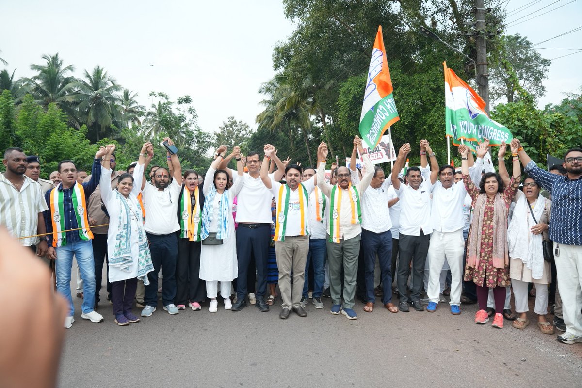 shendagerahul12's tweet photo. Day 13.

Maharashtra Congress MLA Vishwjeet kadam joined Goy Rakhonn Yatra at shiroda.

Goa is ready for Change.
@vishwajeetkadam @DrAnjaliTai https://t.co/9D343xBDvW
