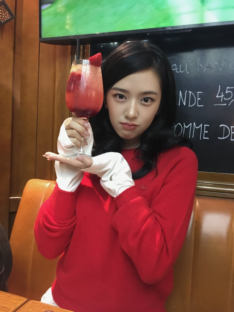 puru_dd's tweet photo. 아니 2003년생이 어떻게 윶태희 https://t.co/UrBH498DN8